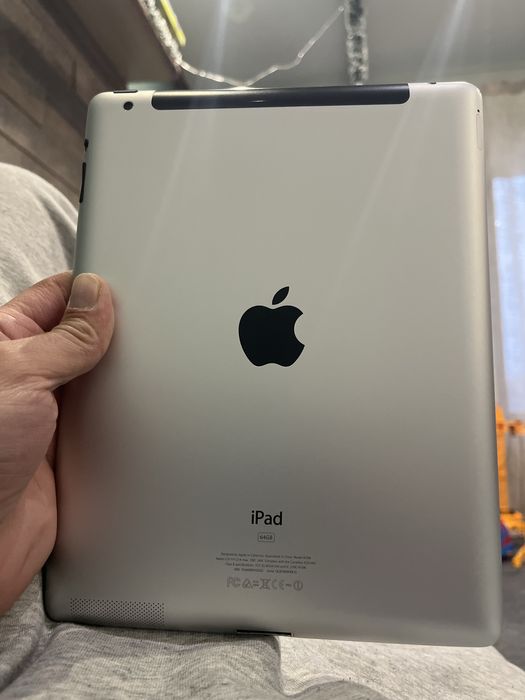 ipad 2 64gb 3g с зарядно Philiphs и тон колона