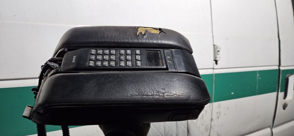 Подлокотник BMW E38 с телефоном