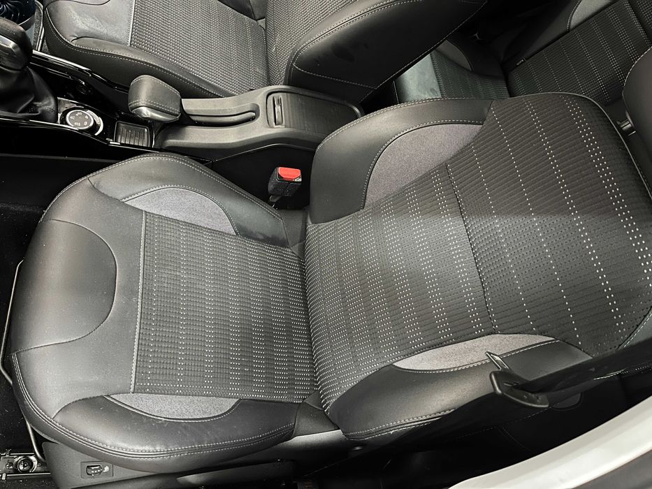 Peugeot Пежо 208 2008 facelift фейслифт кожен салон с подгрев