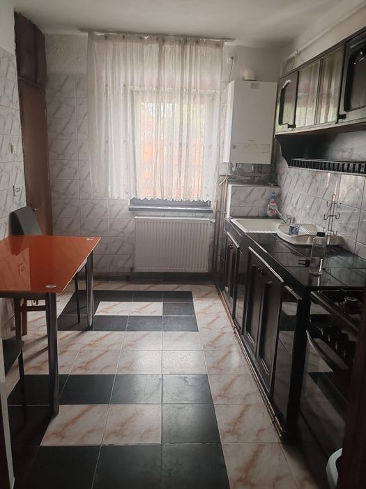 Apartament 2 camere de inchiriat Rm. Valcea