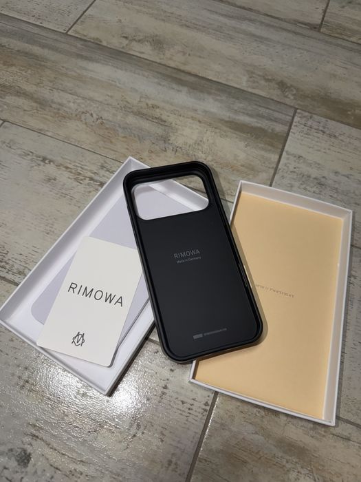 Rimowa case кейс черен за iPhone 17 pro max