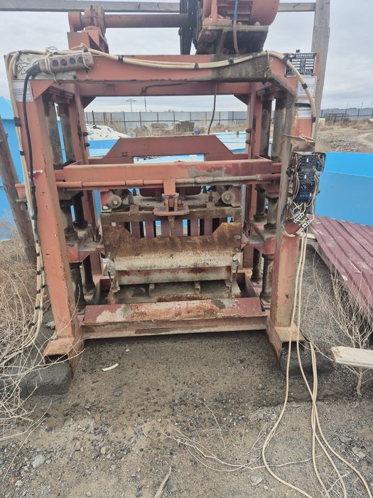 Станок для пескоблока