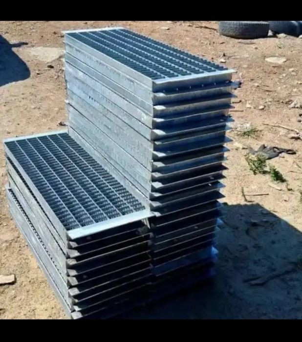 Trepte și grătare zincate la diferite dimensiuni debitam la dimensiune
