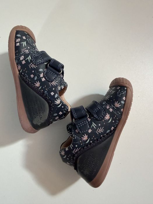 Pantofi Biomecanics marimea 22 si Vicco marimea 21