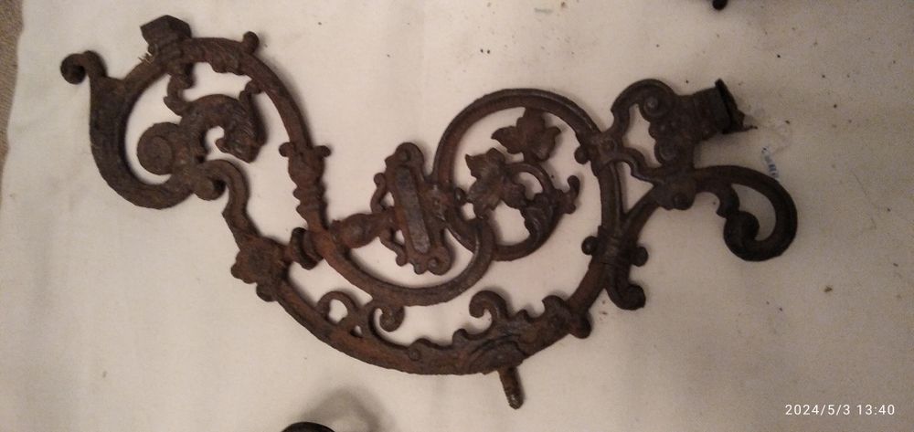 Стар метален обков.