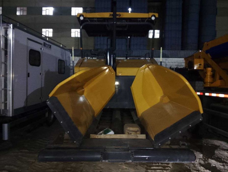 Гусеничный асфальтоукладчик RP603 XCMG