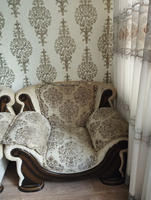 ПРОДАМ Диван и 2 кресла