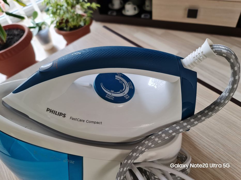 Statie de calcat cu abur Philips GC6722/20