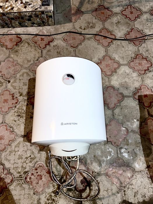 Продам водоногреватель Аристон рабочая