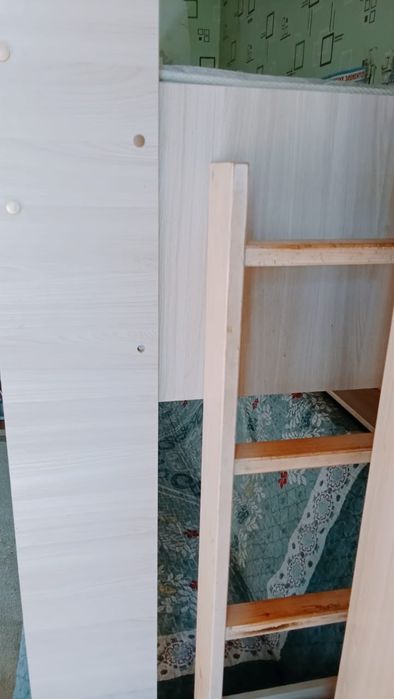 Двух-этажный диван