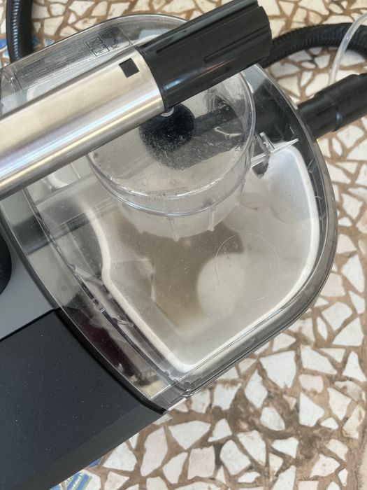 Inchiriez Aspirator profesional Puzzi 10 in 1