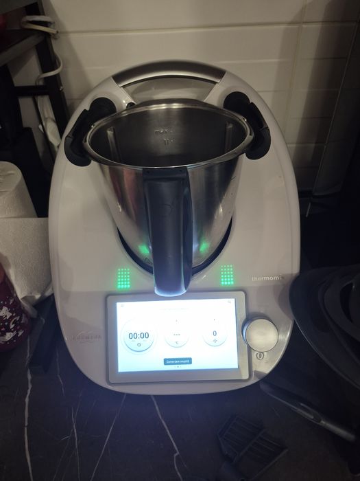 Thermomix 6 + accesorii+ retetar, impecabil