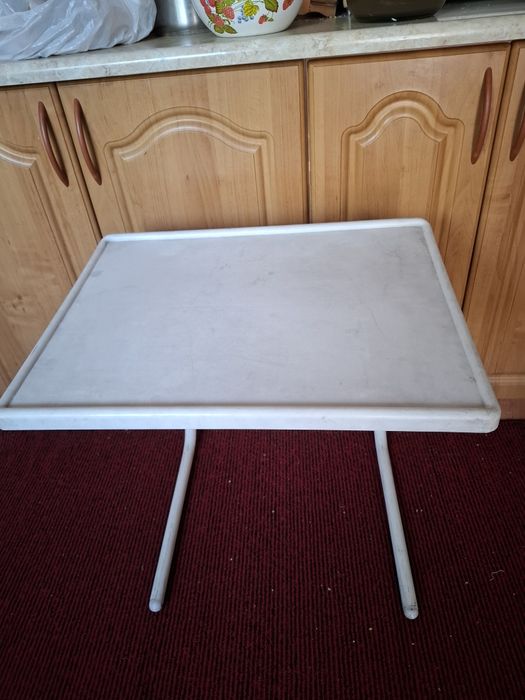 Детский столик с фиксацией наклона