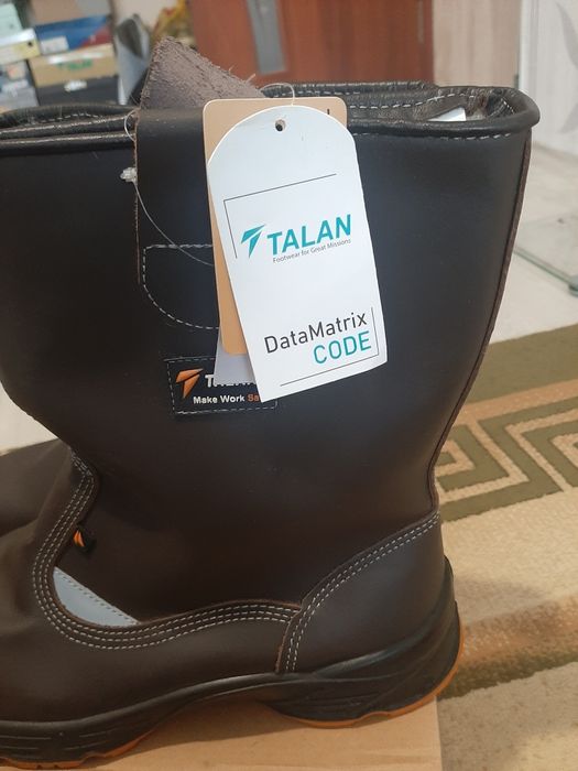 Продам зимние спецобувь!