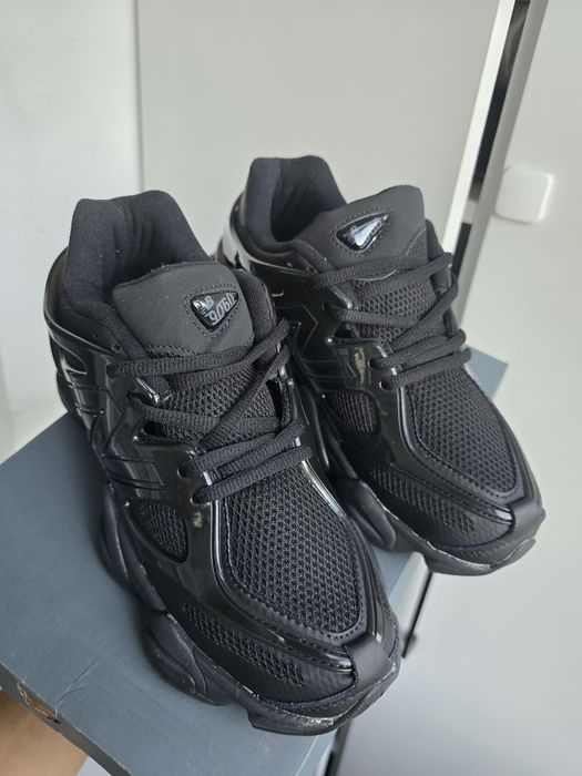 New Balance 9060 marimea 39 Noi