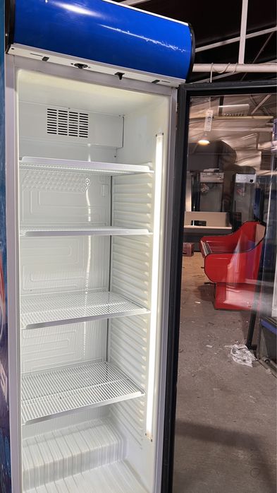 Vitrina frigorifica verticala Ugur cu o usa