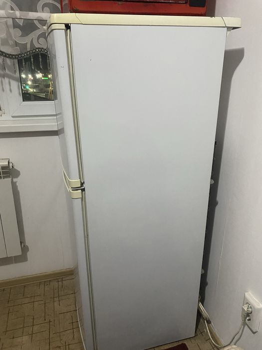 Холодильник в хорошем состояний