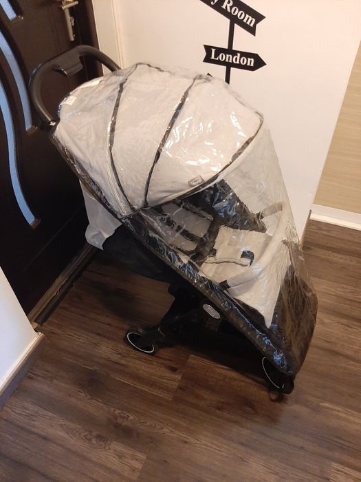 Carucior Chicco pentru copil