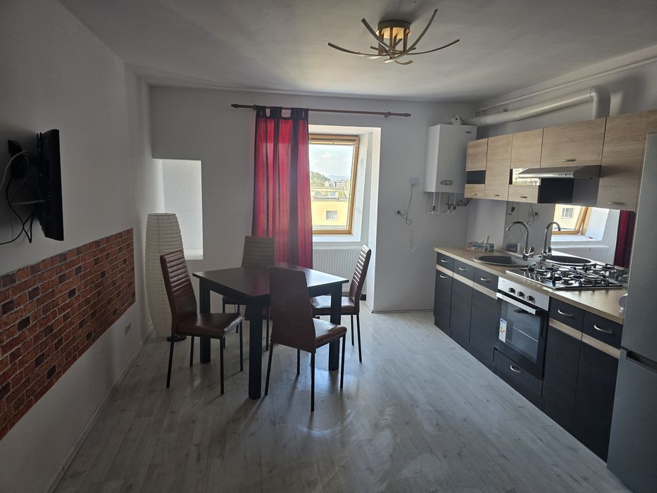 Studio de închiriat