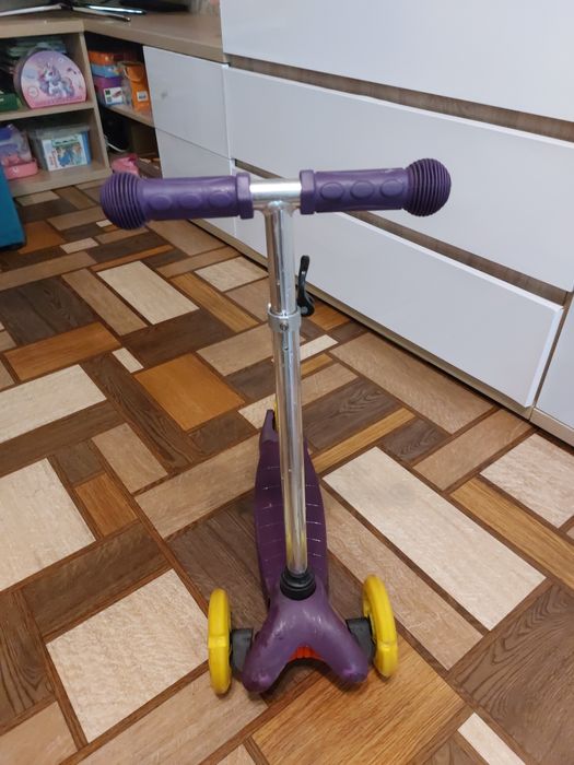 Продам самокат детский