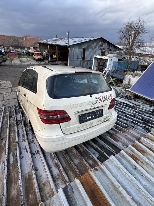Mercedes b-class части