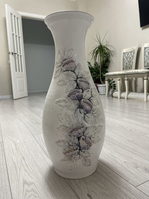 Декоративная напольная ваза