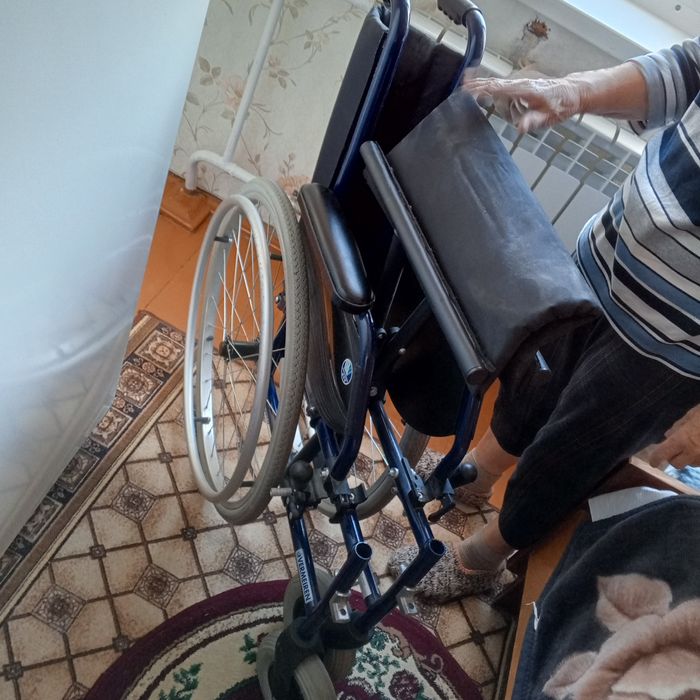 Инвалидная коляска, ходунки