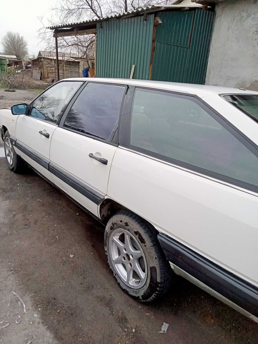 Продам Ауди 100 универсал