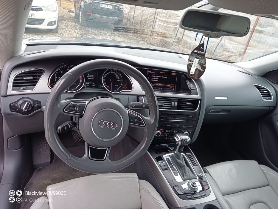 Audi A5 2.0 d automat quattro ușor avariat