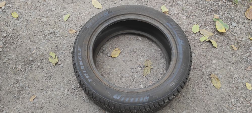 Комплект шин 235/55/19 triangle