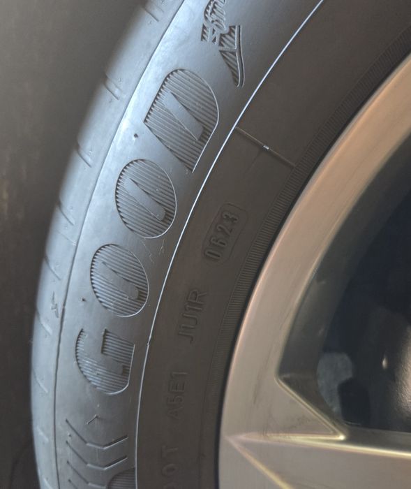 Set 4 anvelope de vară Goodyear 205/55 R17 91V - DOT 2023 - Rulate 6.500 km (Ca noi)