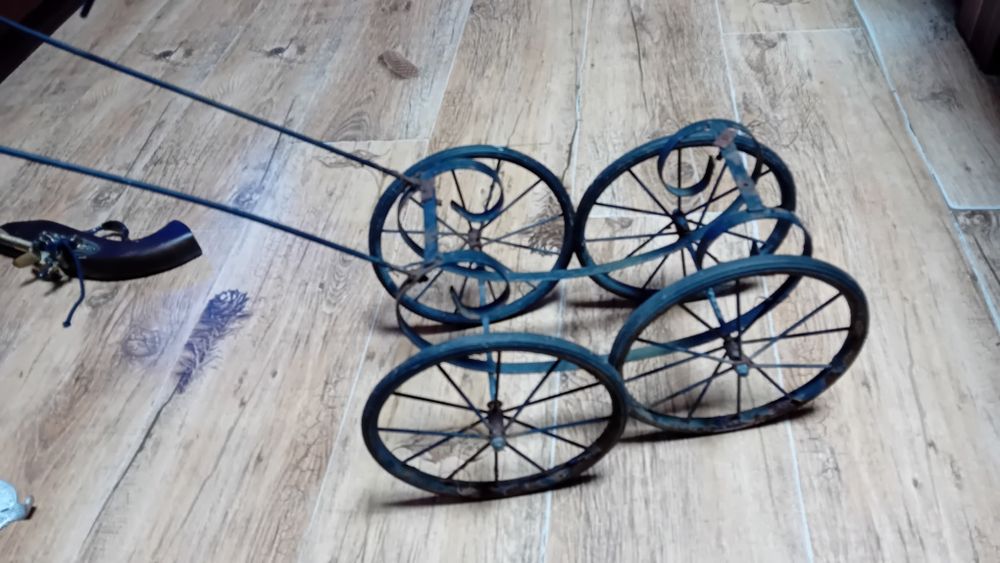 Голяма  метална  количка