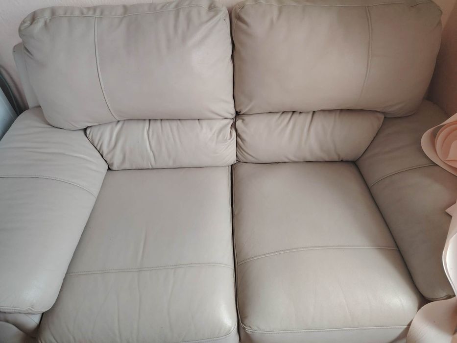 Дивани кожени 2бр бели