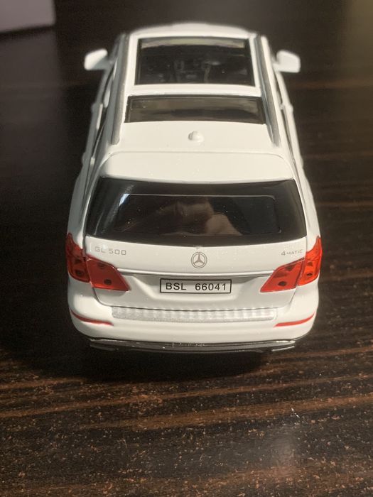 Игрушечные машинки