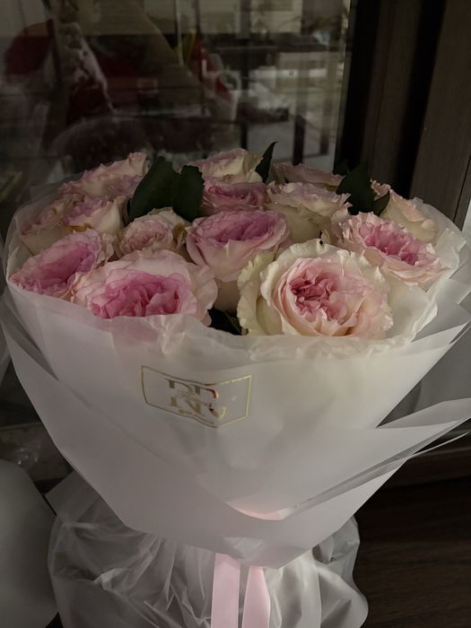 Продам цветы 15шт розы