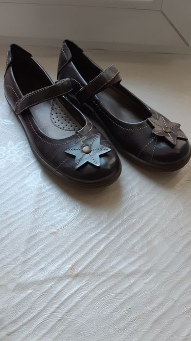 Продам школьные балетки