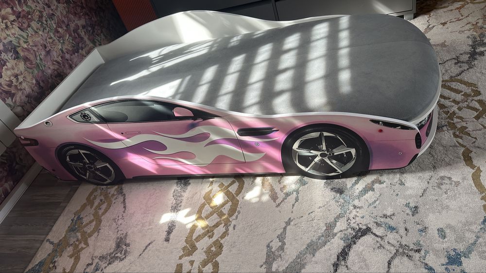 Продам кровать машинка