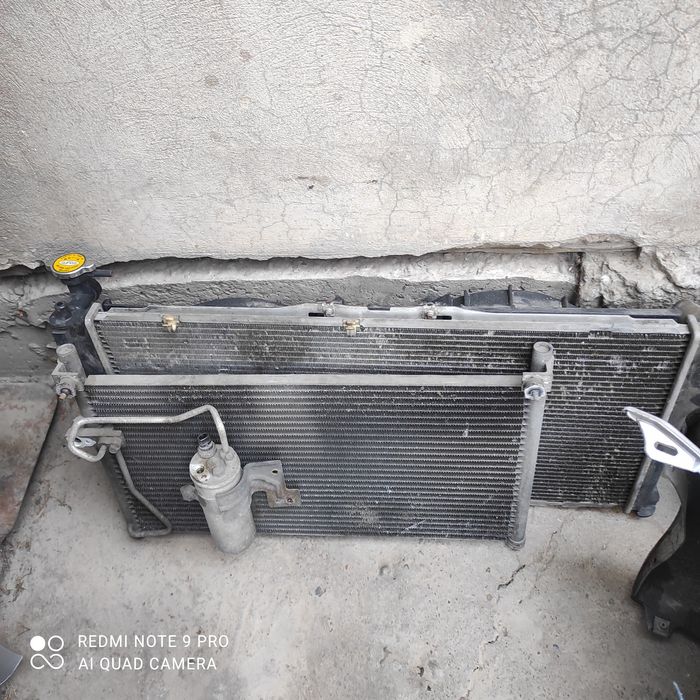 Продам радиаторы на Мазда 626 птичка