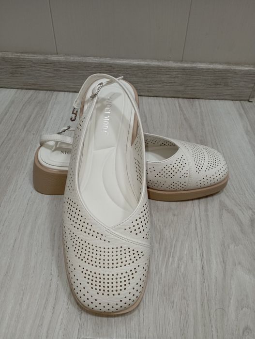 Босоножки женские