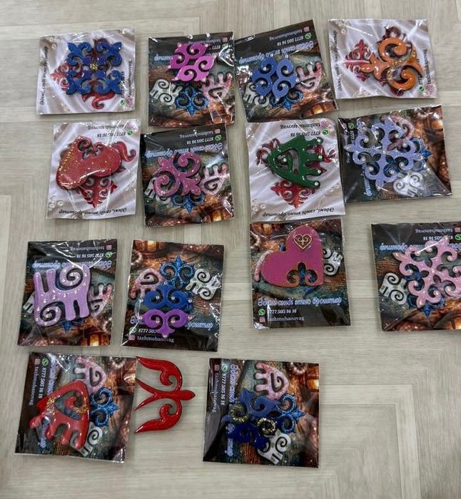 этноброшь с разными цветами