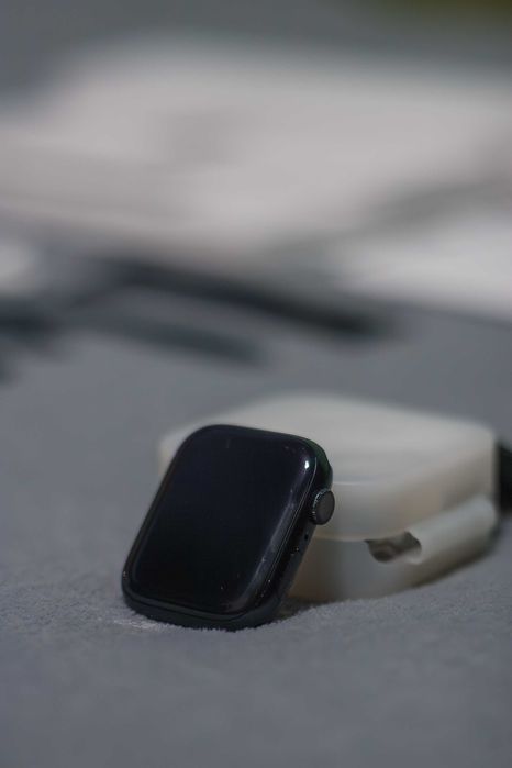 Apple Watch 8 98% baterie