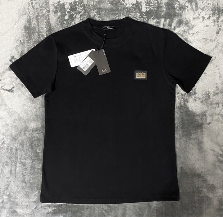 Vand tricou nou de barbati Armani Exchange