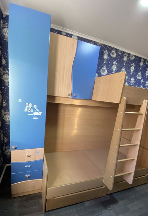 Продам двухярусную кровать