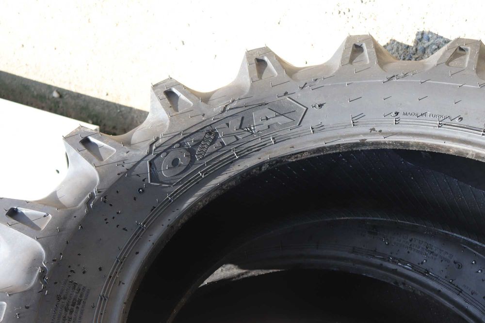 Cauciucuri 12.4-28 Ozka noi 8 ply pentru tractor u445
