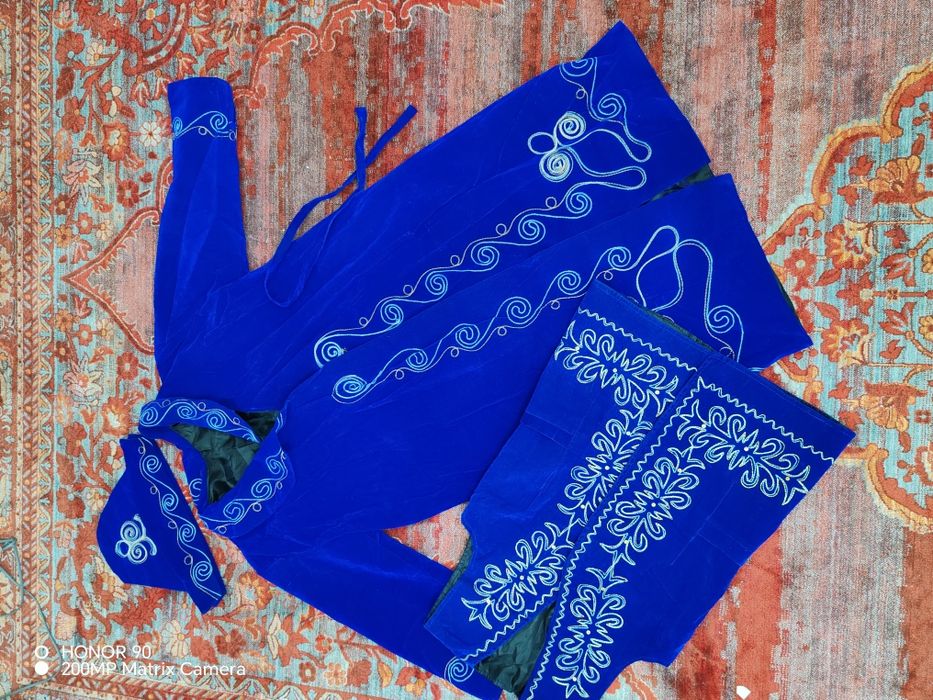 Национальный чапан