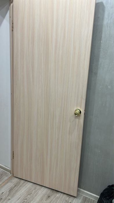 Продам двери б/у ) шт