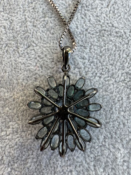 Pandantiv si lant din argint. Acvamarin.