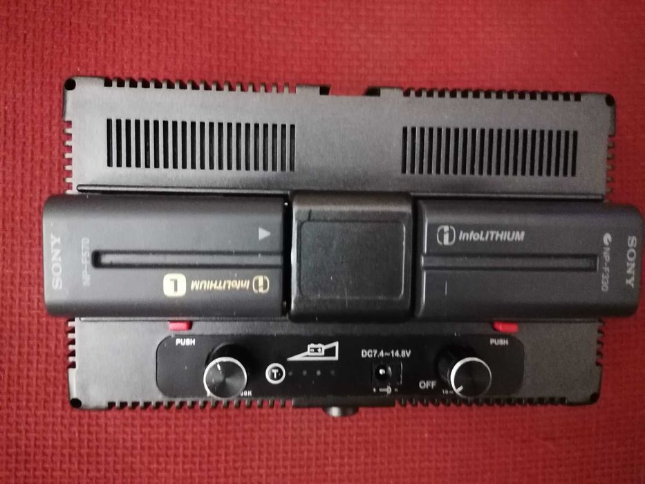 Lampa Video VL-312 BiColor 312 leduri 3200-5600K cu incarcator 220/12v