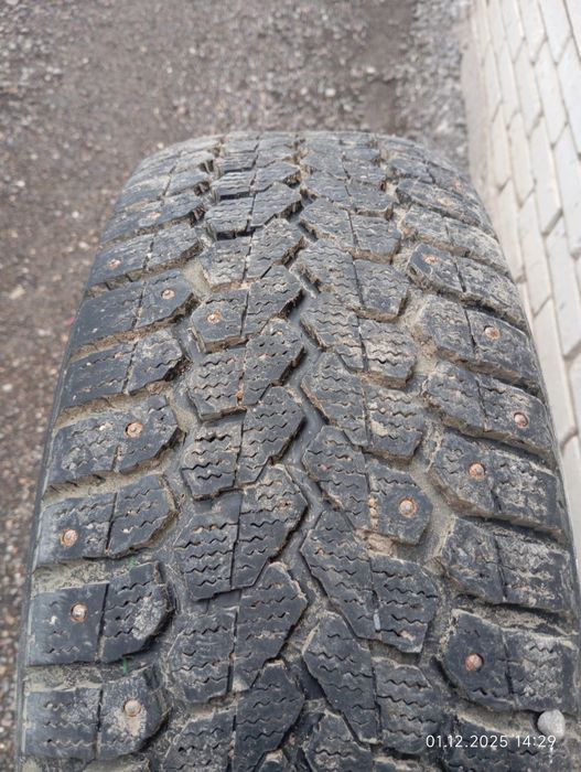 Продам комплект зимних колёс R-16