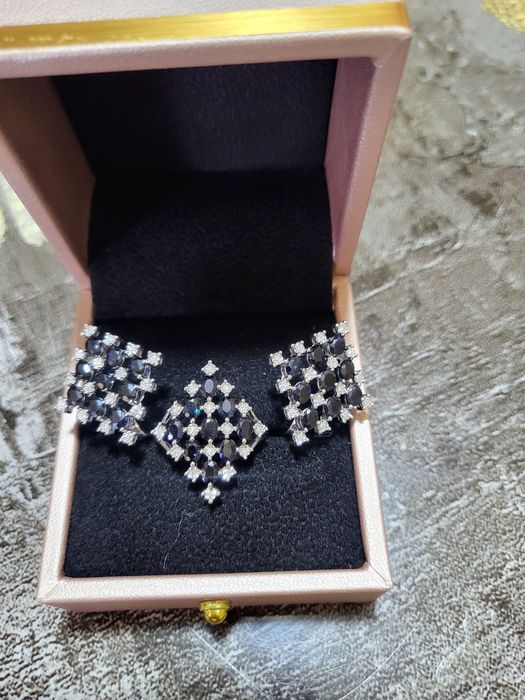 Комплект бриллиантовый с сапфирами